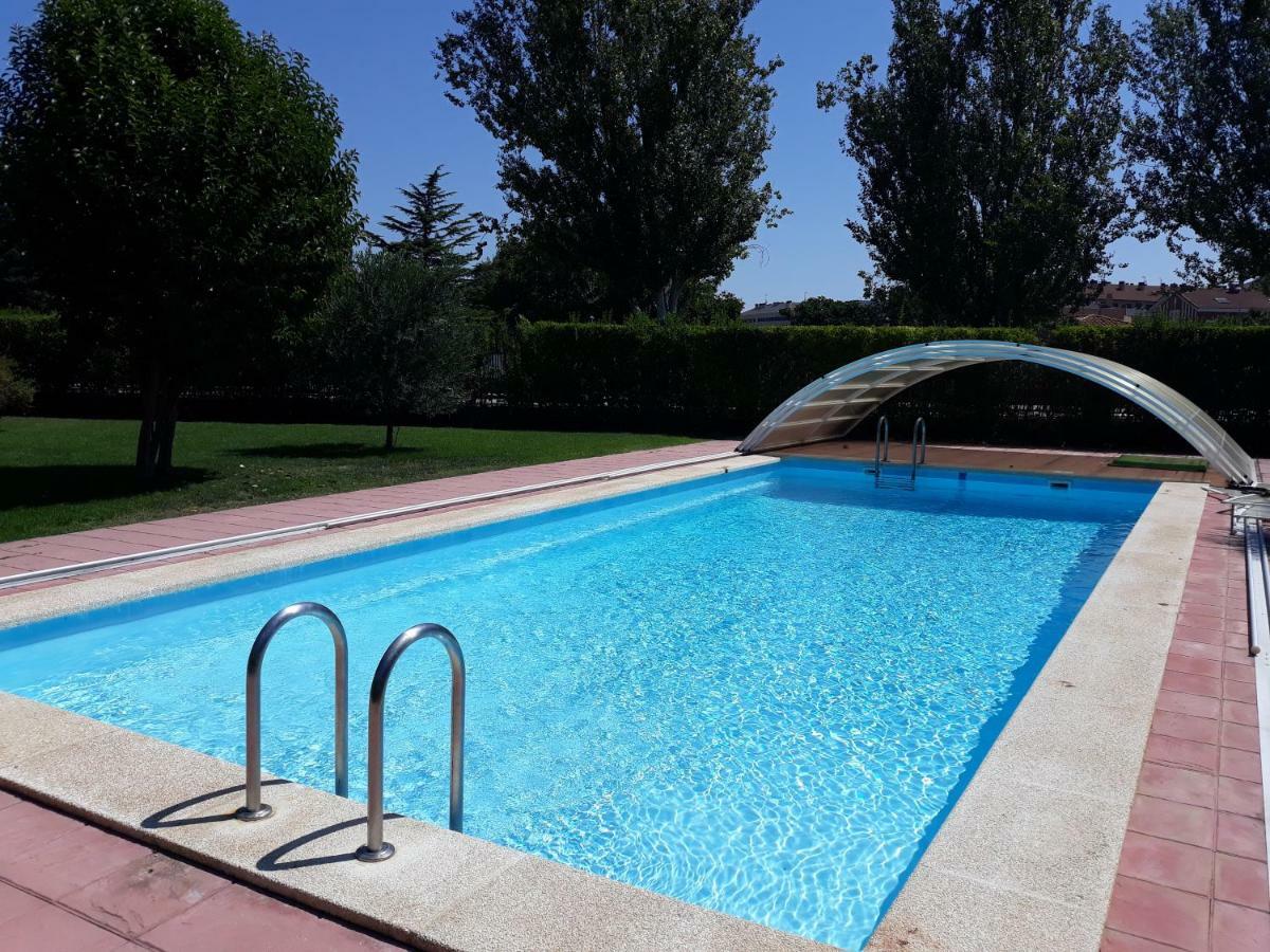 Preciosa casa independiente con piscina cubierta y gran jardín privados Haro Exterior foto